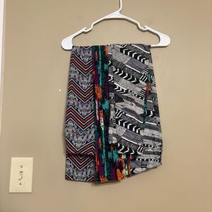 LuLaRoe Women’s 3 Pairs Abstract Colorful Printed Leggings One Size OS 2-10